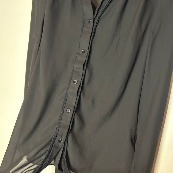 H&M Elegant Black Button-Down Blouse with Lace Detail C67 - Picture 7 of 7